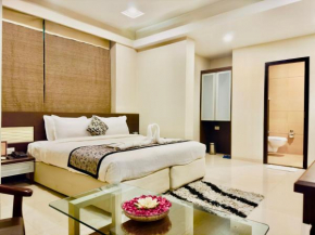Opulent Oasis